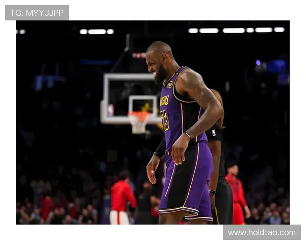 詹姆斯41岁90天再创NBA最年长三双纪录